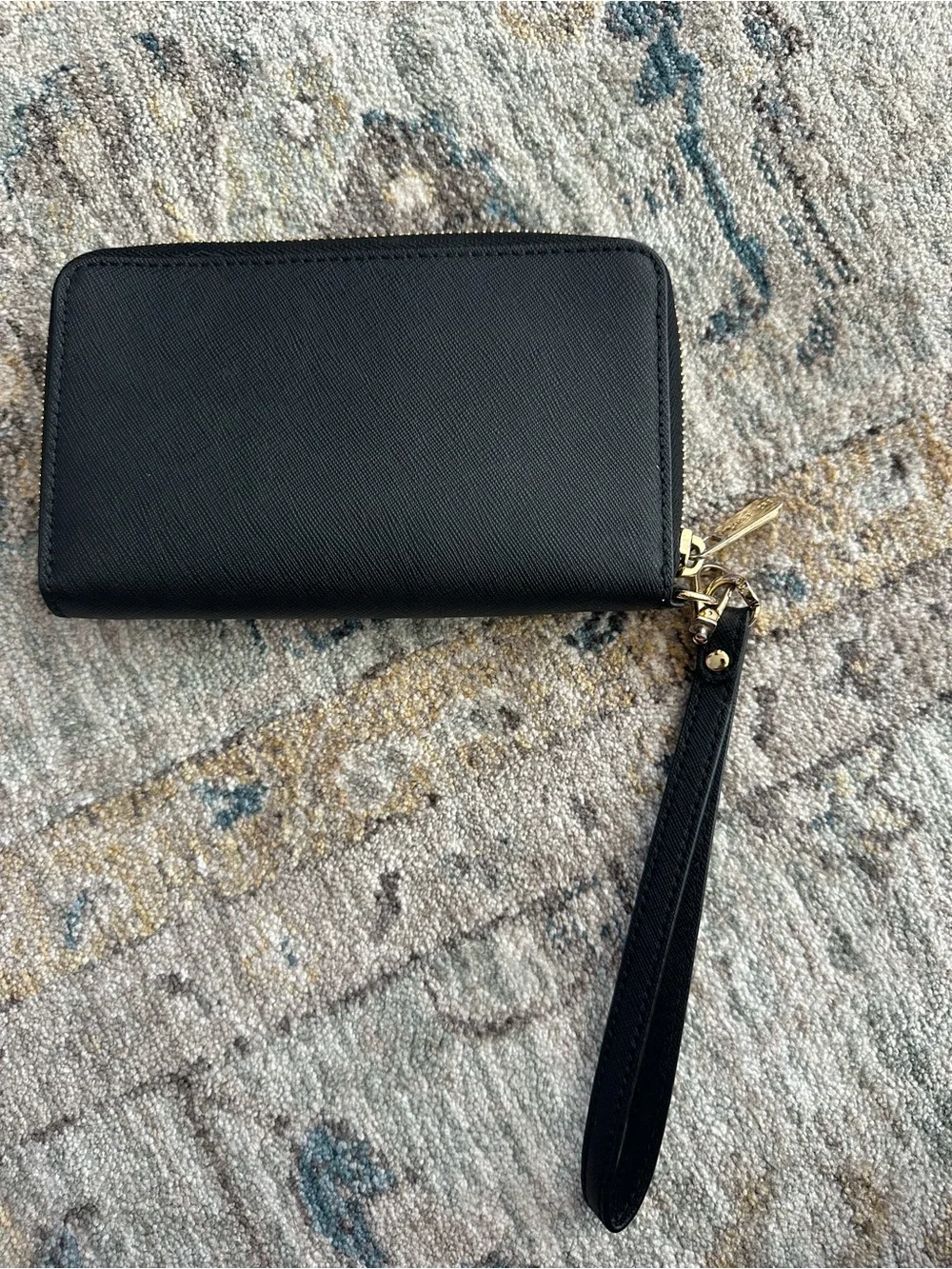 Michael Kors Black Saffiano Zip-Around Wristlet Card Holder